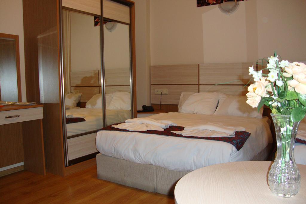 Royal Suites Besiktas Estambul Habitación foto