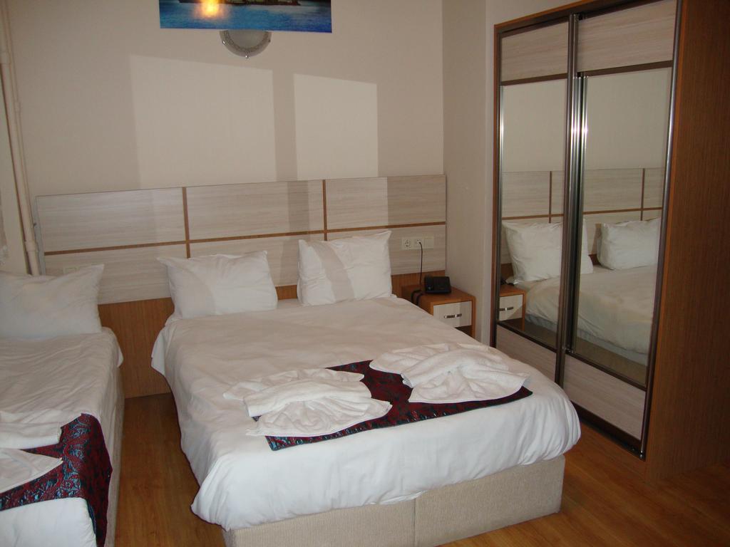 Royal Suites Besiktas Estambul Habitación foto